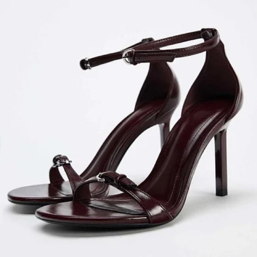NWT ZARA Buckled Strap Sandals Size 6.5 EU 37